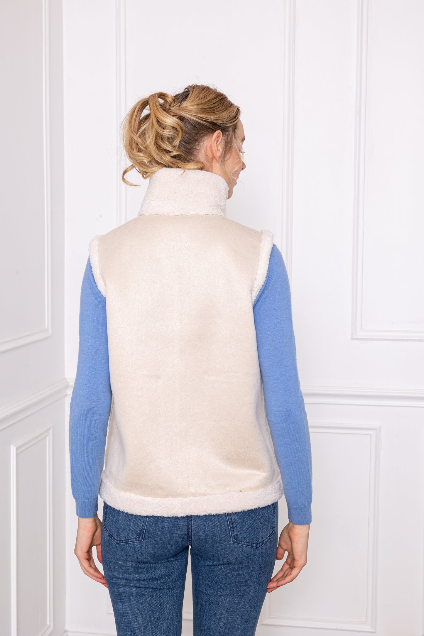 A049 - Gilet femme sans manches réversible en fausse fourrure Ecru