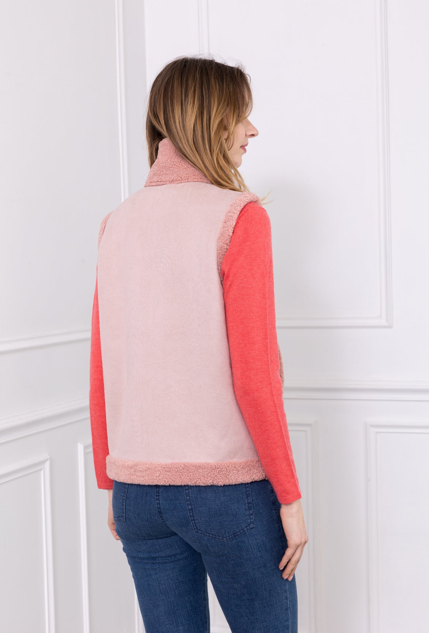 A049 - Gilet sans manches réversible en fausse fourrure couleur Vieux Rose